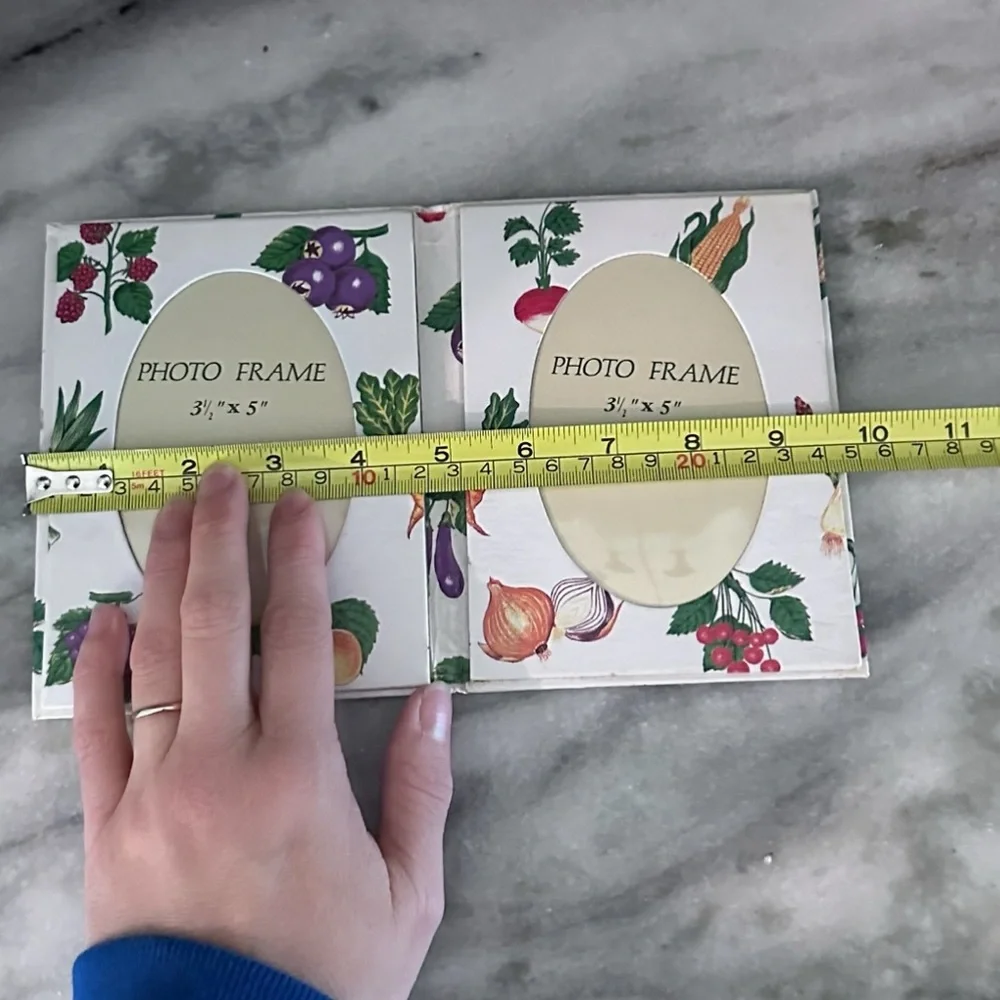 Vintage Garden Fruit / Veggie Printed Soft Double Oval Foldable Picture Frame